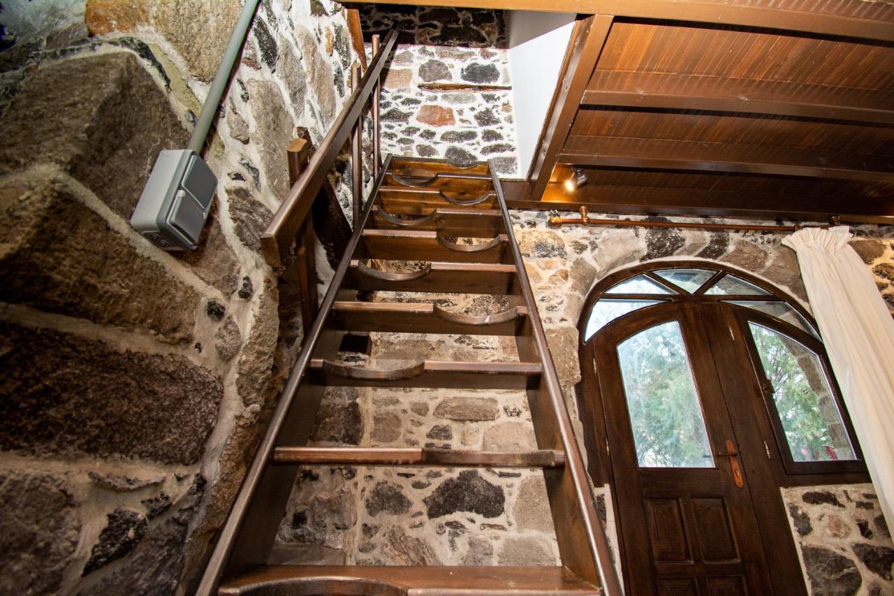 Apartamento Plousiadi΄S Stone House Skála Exterior foto