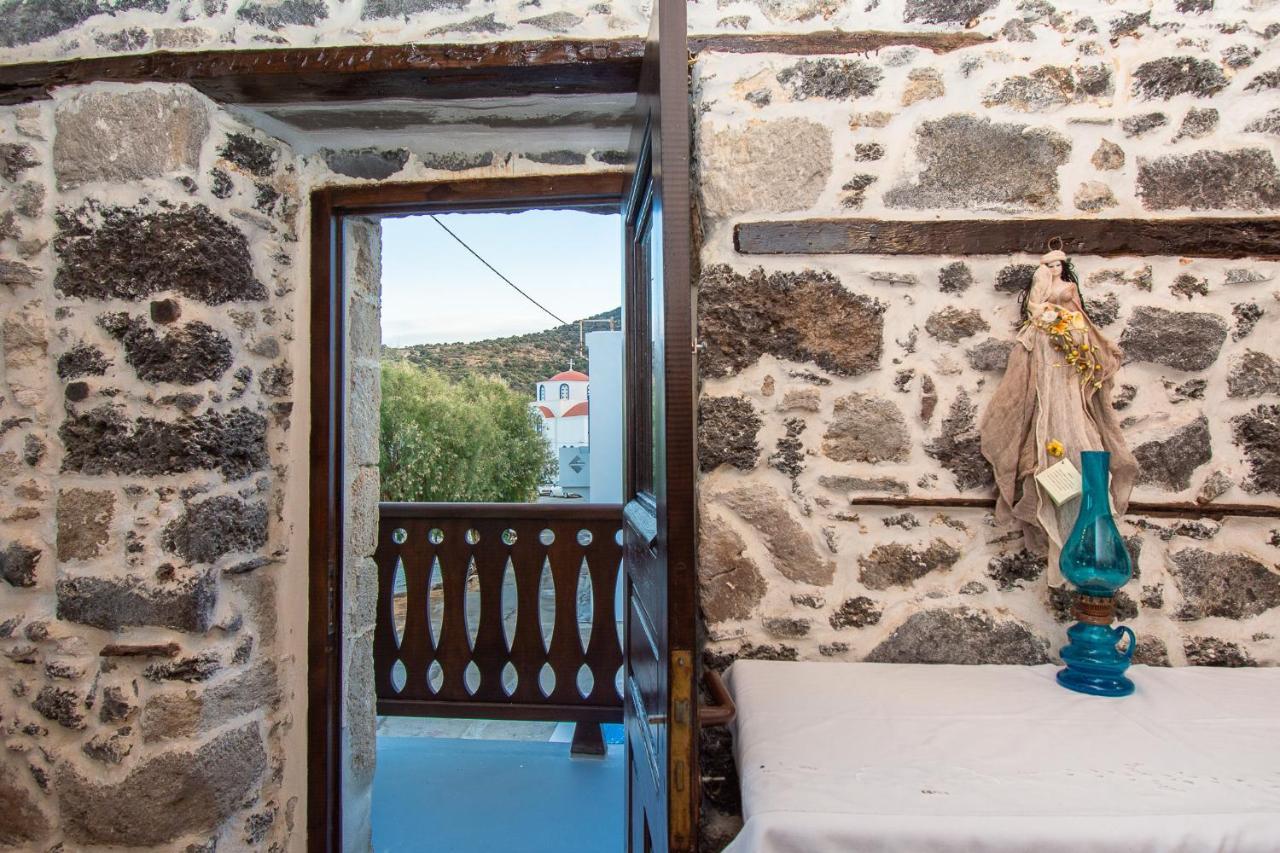 Apartamento Plousiadi΄S Stone House Skála Exterior foto