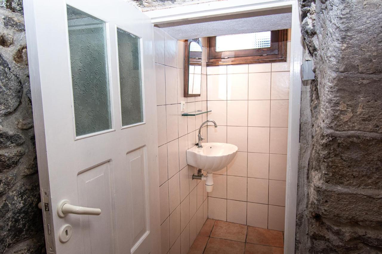 Apartamento Plousiadi΄S Stone House Skála Exterior foto
