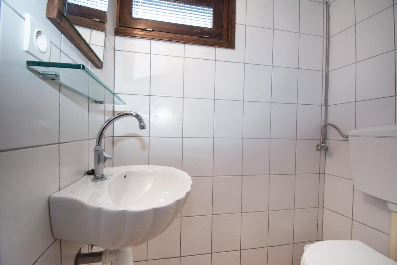 Apartamento Plousiadi΄S Stone House Skála Exterior foto