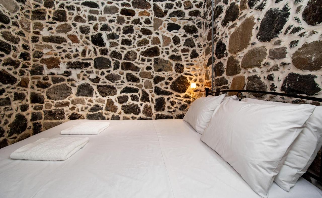 Apartamento Plousiadi΄S Stone House Skála Exterior foto